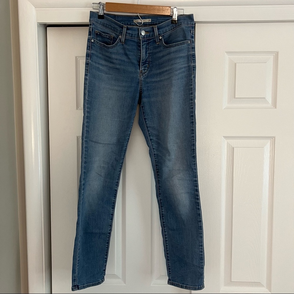 Levi’s shaping slim jeans. Size 29 x 30. Medium blue